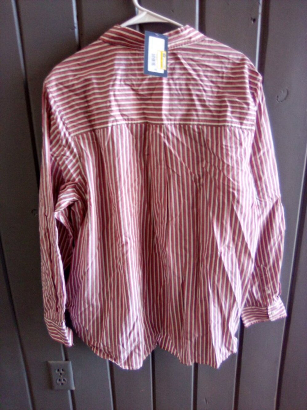 Universal Thread button up - Picture 4 of 4
